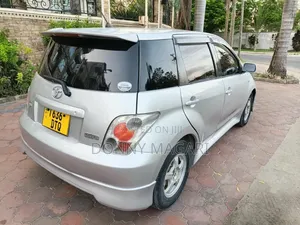 Toyota IST 2003 Silver