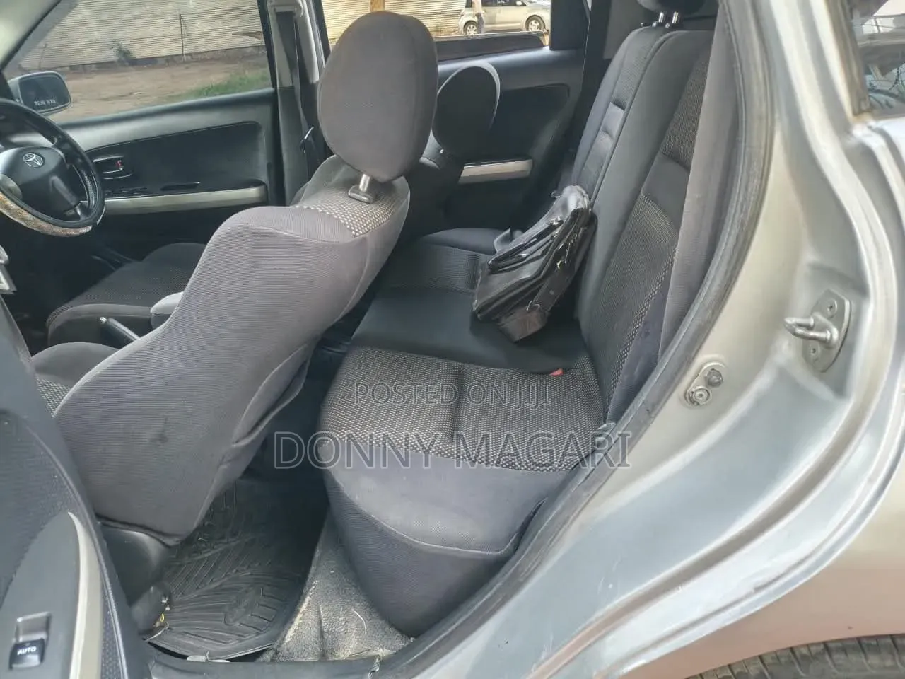 Toyota IST 2003 Silver
