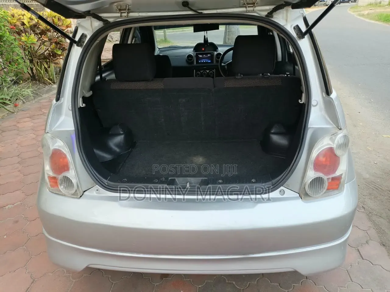 Toyota IST 2003 Silver