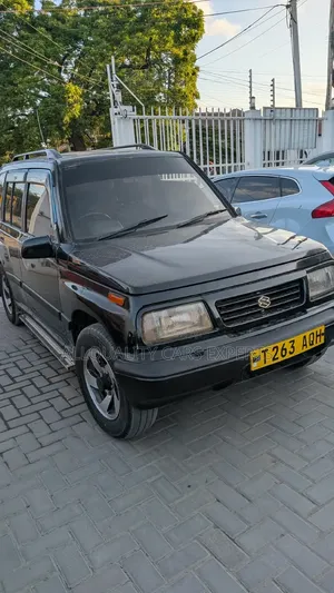Suzuki Escudo 1999 Black