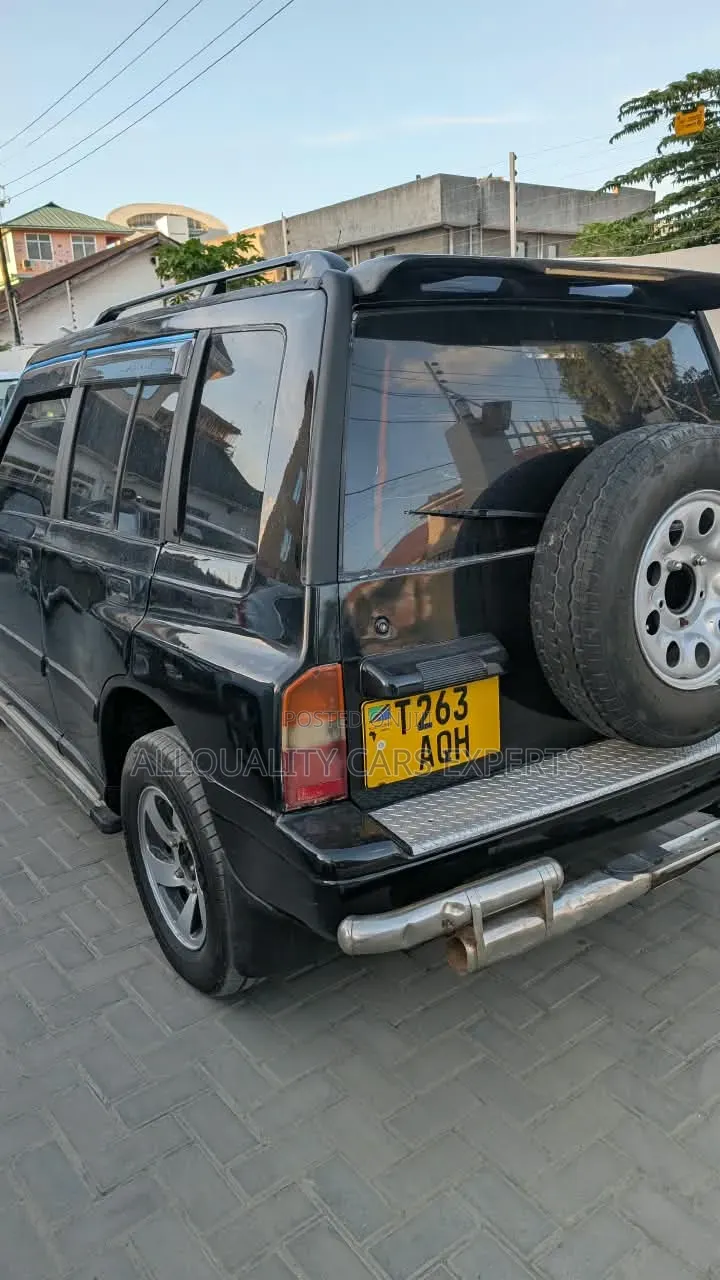 Suzuki Escudo 1999 Black