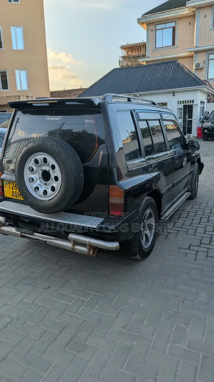 Suzuki Escudo 1999 Black
