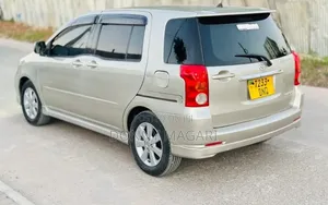 Toyota Raum 2005 Silver