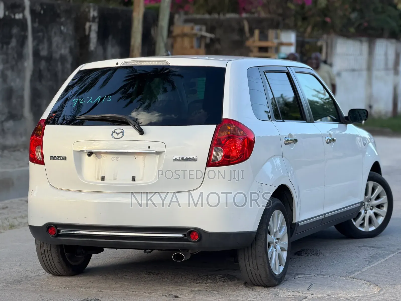 Mazda Verisa 2008 White