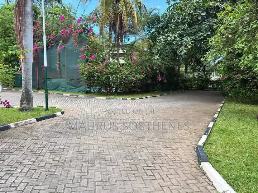 4bdrm Villa in Oyster Bay for rent