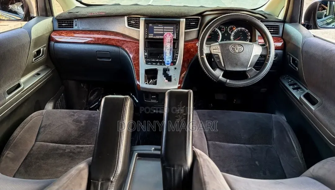 Toyota Vellfire 2010 Black