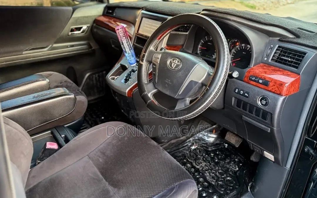 Toyota Vellfire 2010 Black