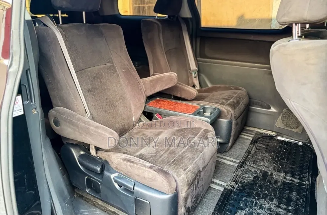 Toyota Vellfire 2010 Black