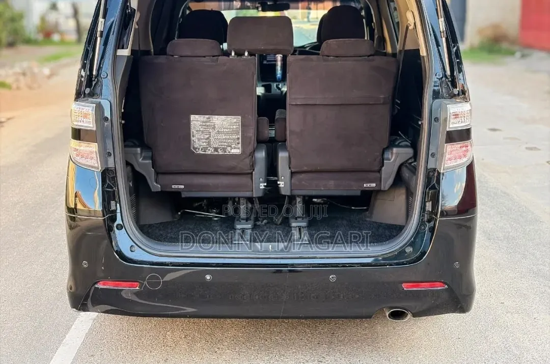 Toyota Vellfire 2010 Black