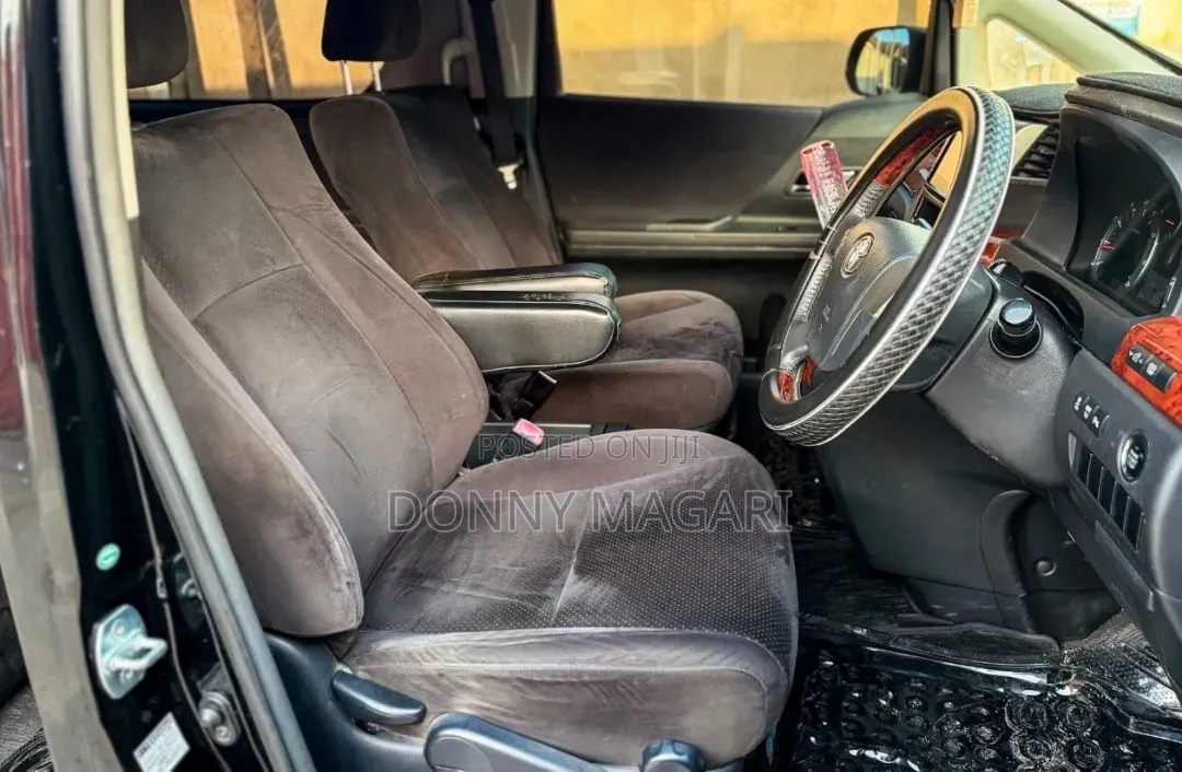 Toyota Vellfire 2010 Black