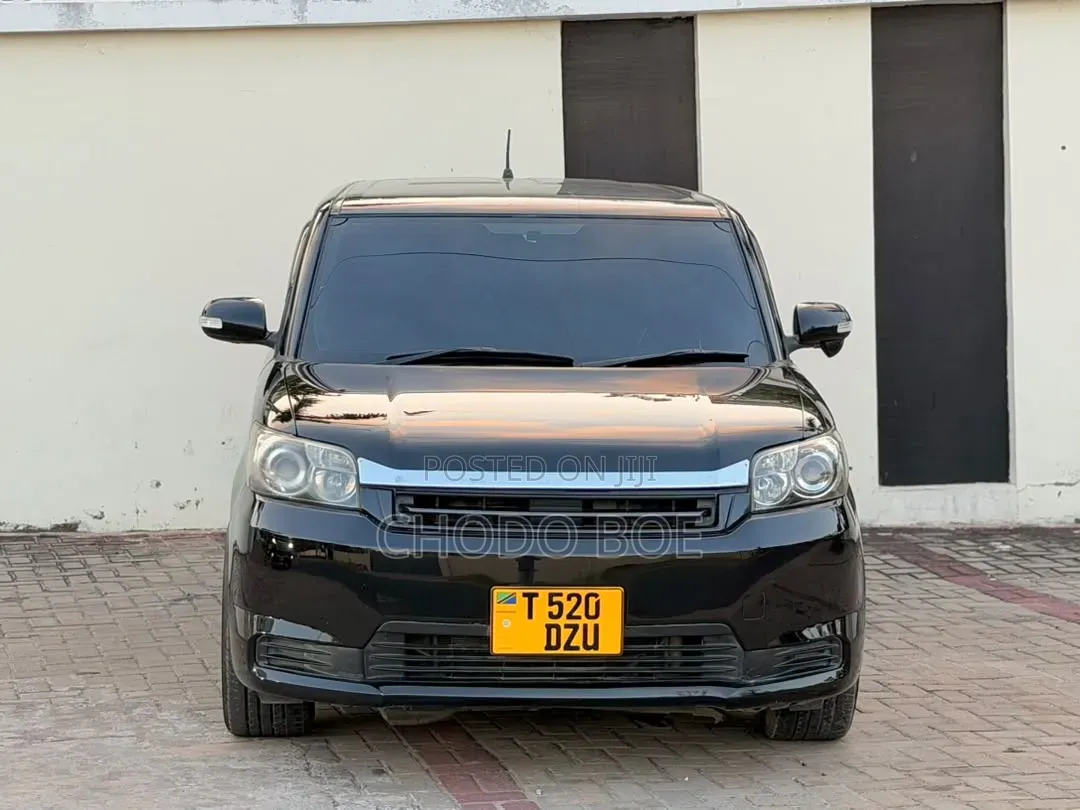 Toyota Corolla Rumion 2010 Black