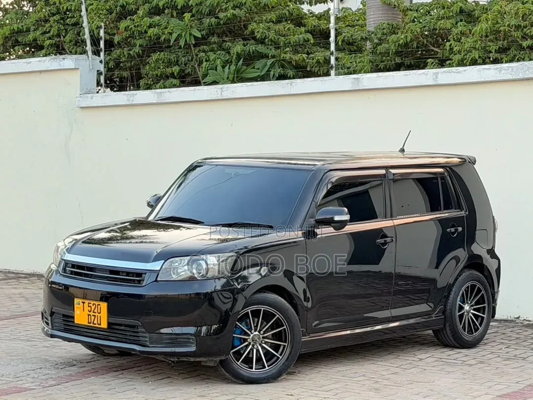 Toyota Corolla Rumion 2010 Black