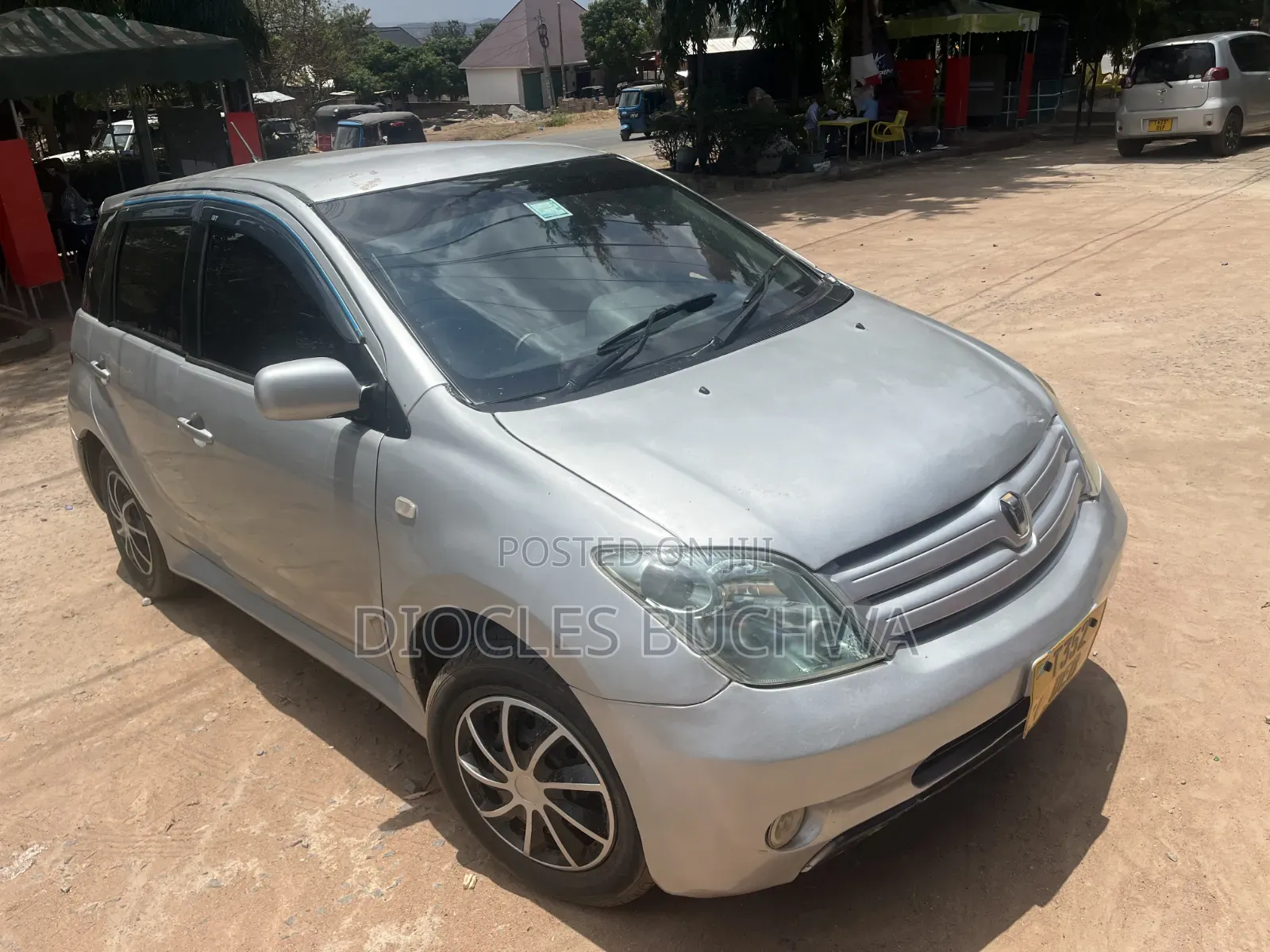 Toyota IST 2004 Silver