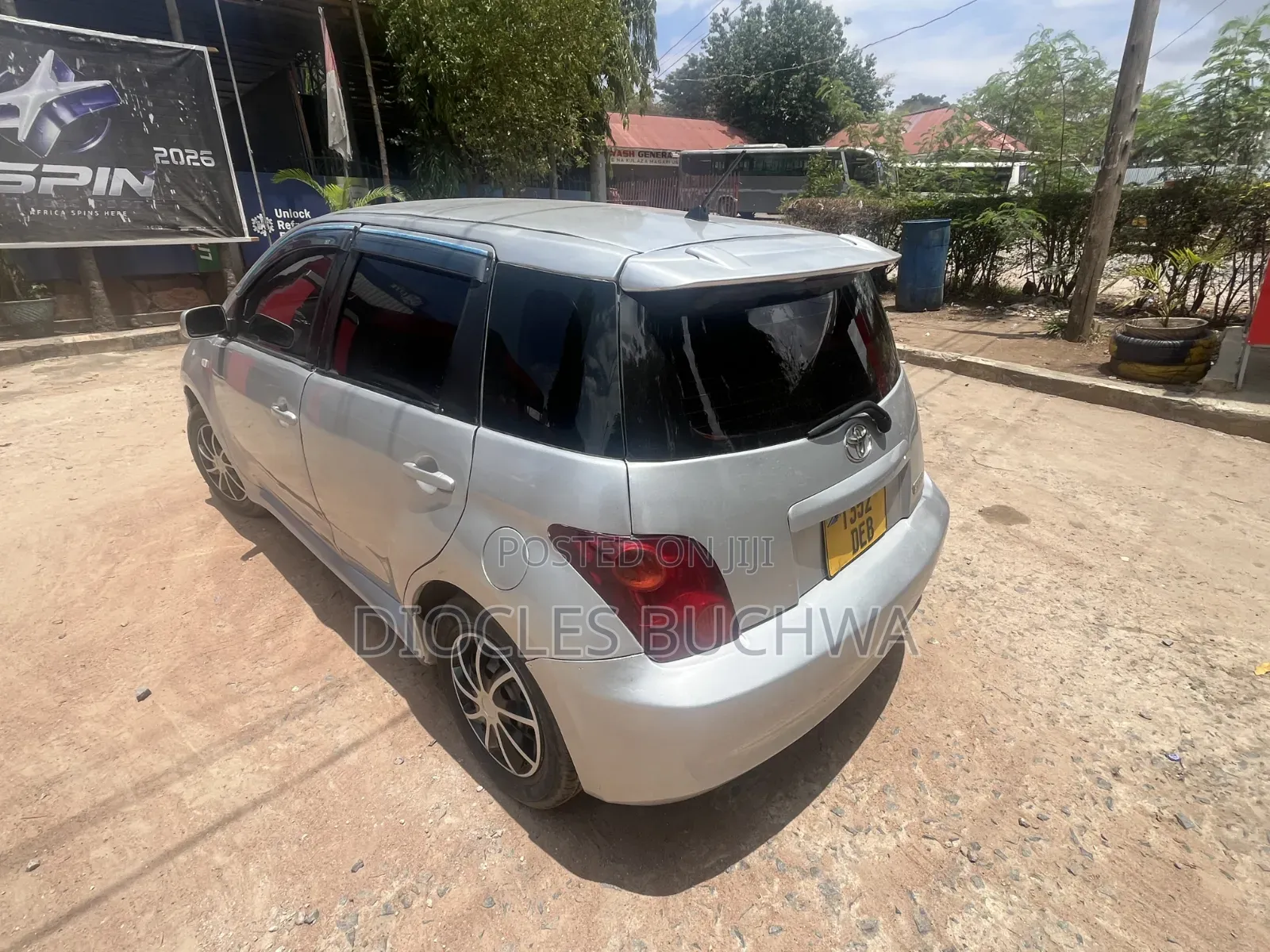 Toyota IST 2004 Silver