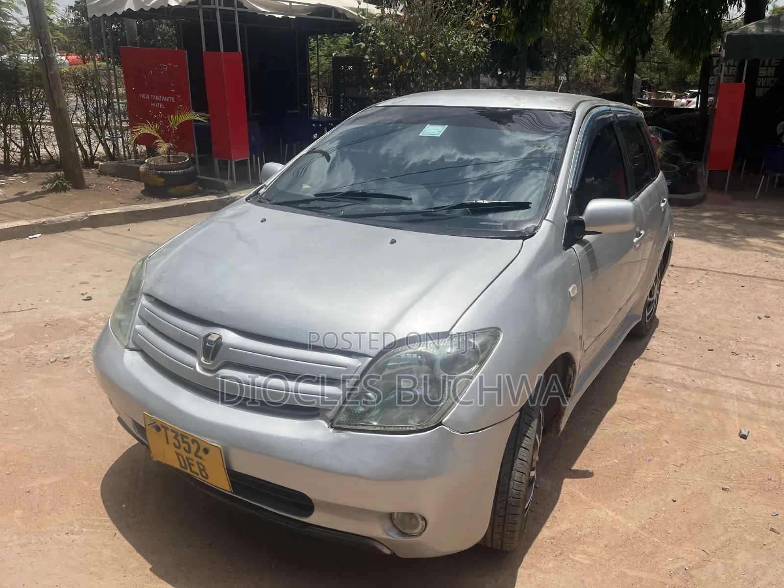 Toyota IST 2004 Silver