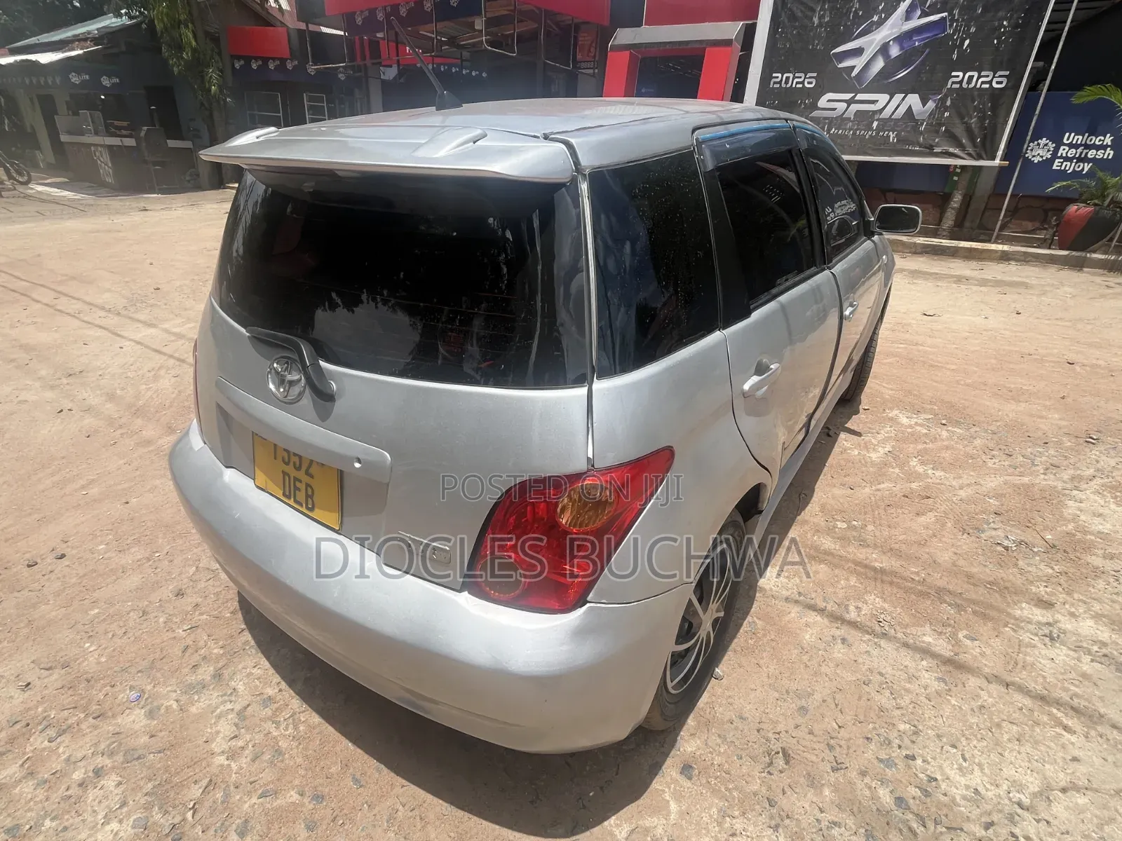 Toyota IST 2004 Silver