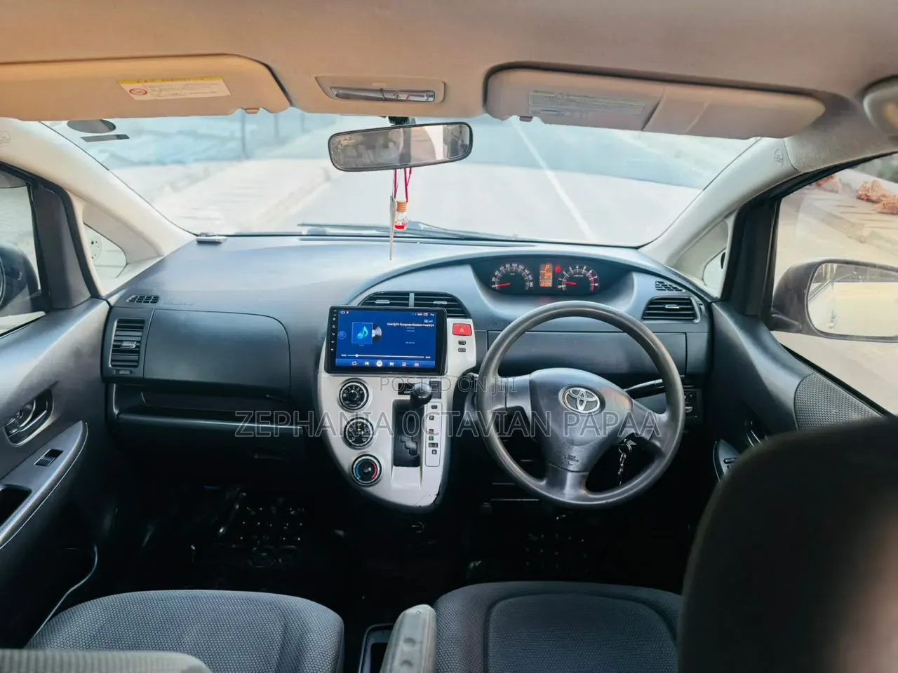Toyota Ractis 2007 Silver