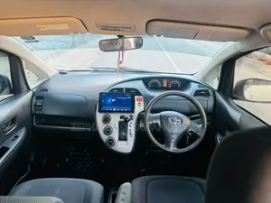 Toyota Ractis 2007 Silver