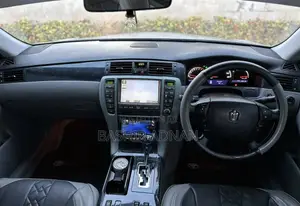 Toyota Crown 2006 Gray