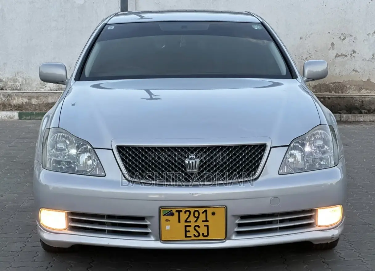 Toyota Crown 2006 Gray