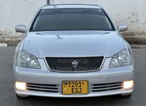 Toyota Crown 2006 Gray