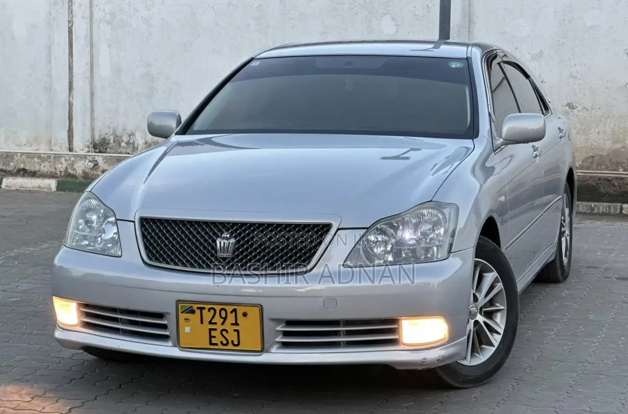 Toyota Crown 2006 Gray
