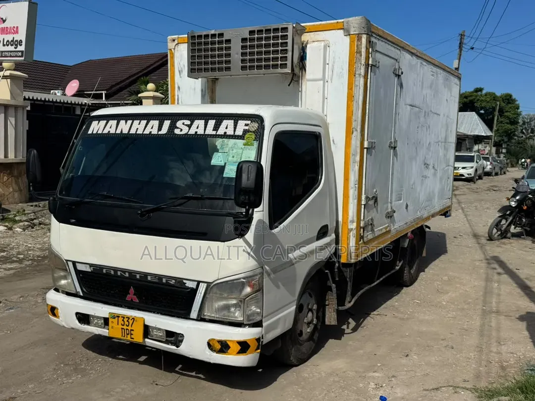Canter Fridge 4m40 2001