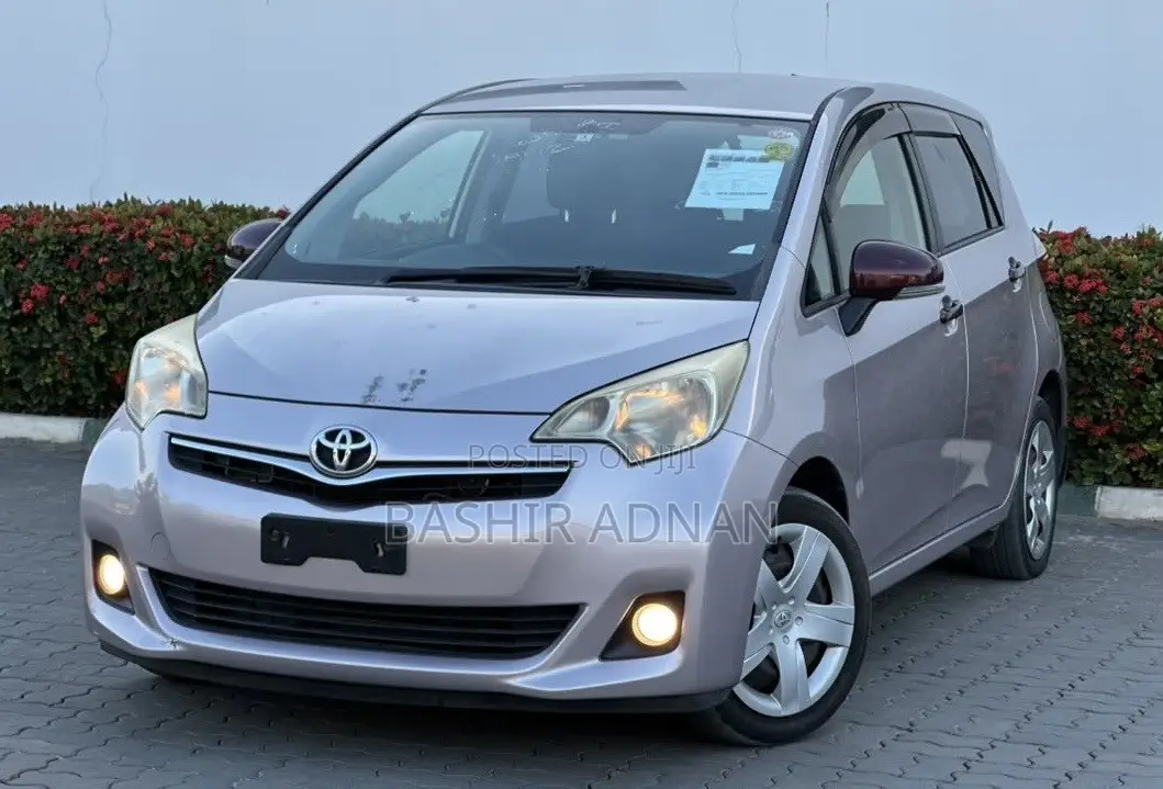 Toyota Ractis 1.5 FWD 2012 Gold