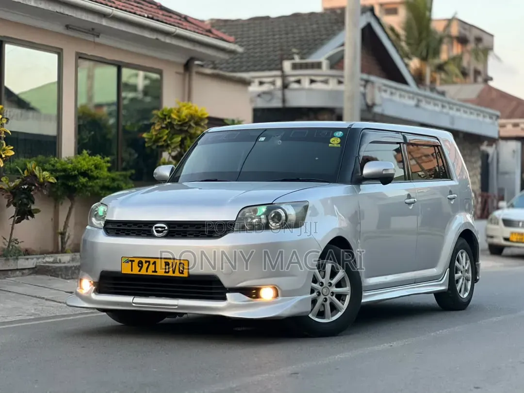 Toyota Corolla Rumion 2010 Silver