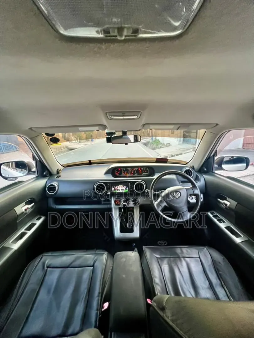 Toyota Corolla Rumion 2010 Silver