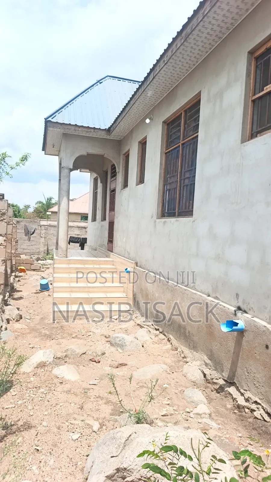 3bdrm House in Mkolani for sale