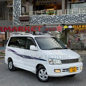 Toyota TownAce Noah 2001 White