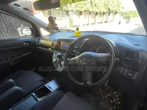 Toyota Wish 2004