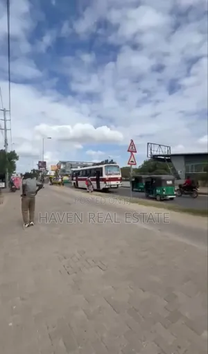 Kiwanja Cha Biashara Kinauzwa Magomeni