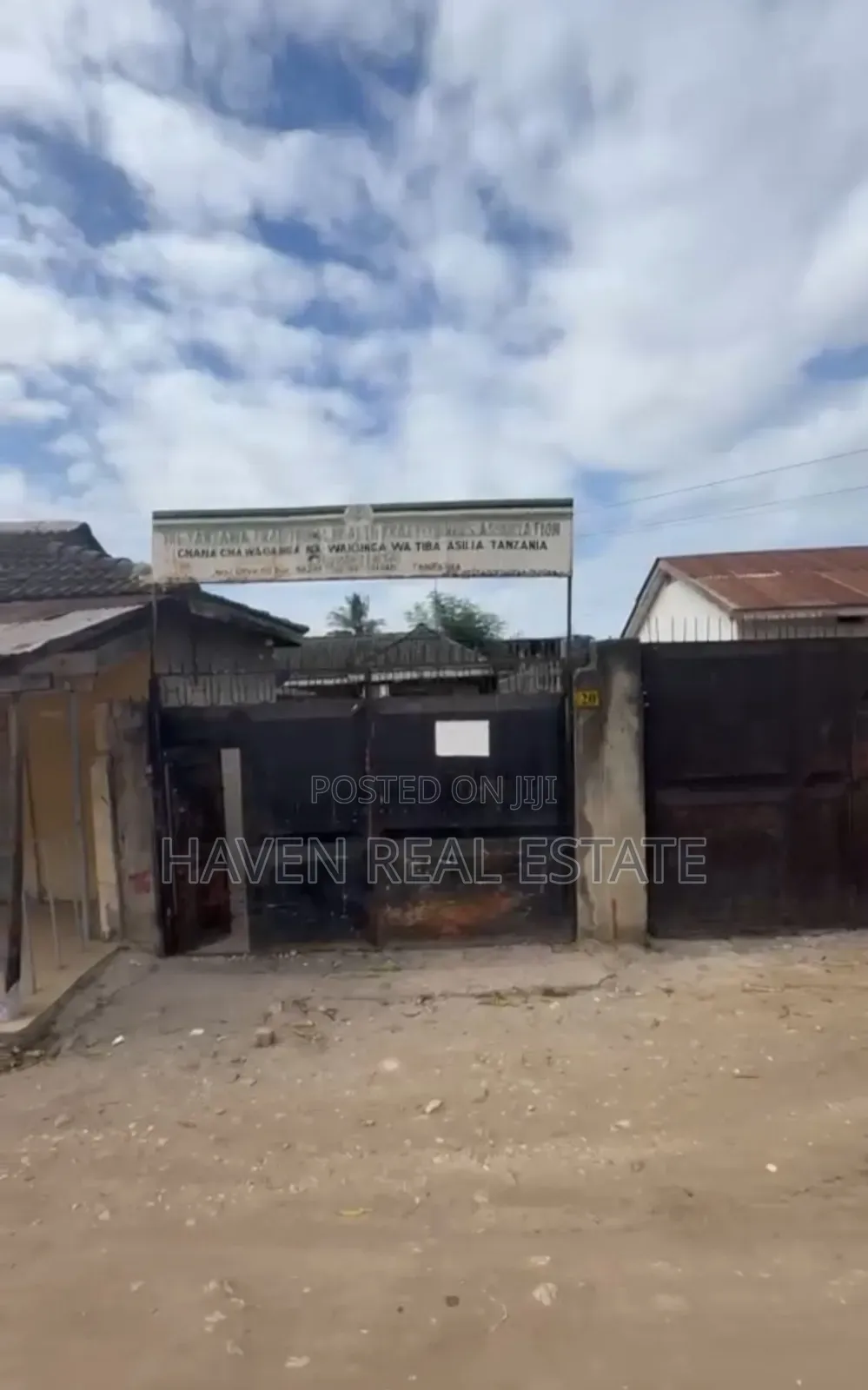 Kiwanja Cha Biashara Kinauzwa Magomeni