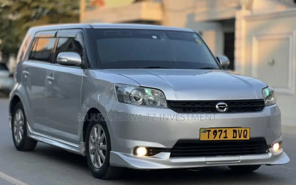 Toyota Corolla Rumion 2010 Silver