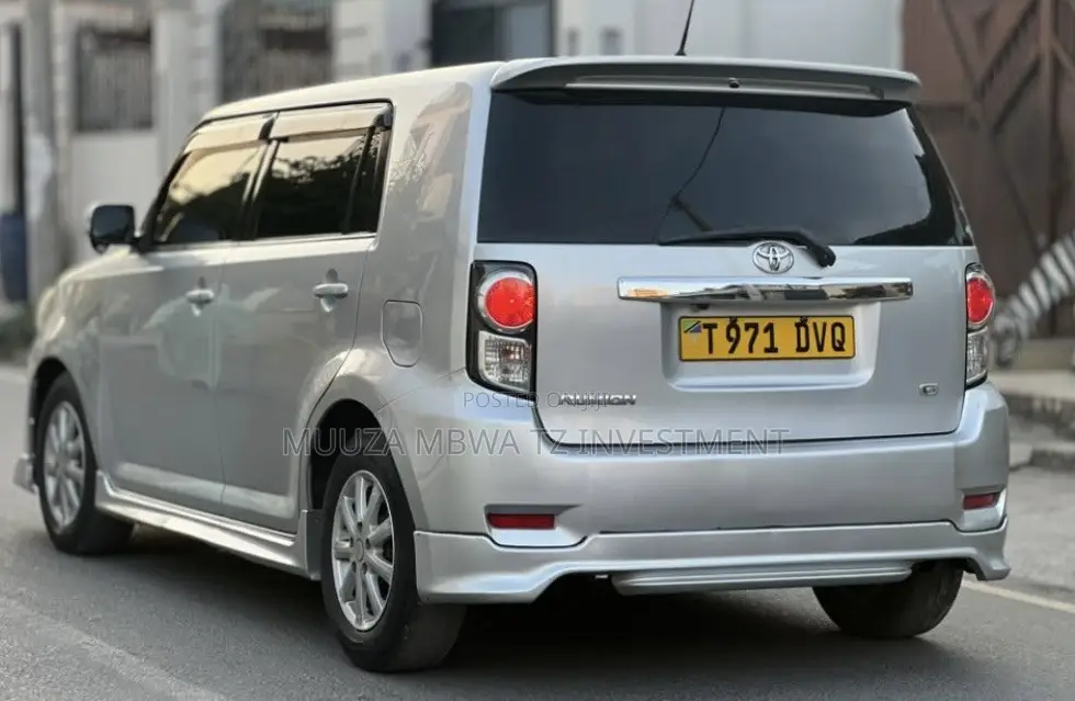 Toyota Corolla Rumion 2010 Silver
