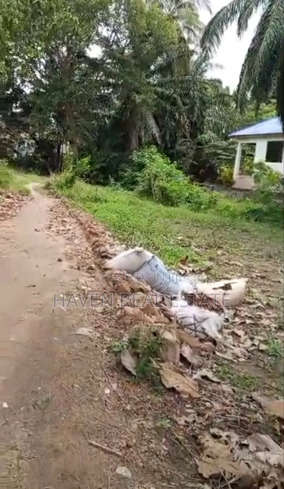 Kiwanja Kinauzwa Mbezi
