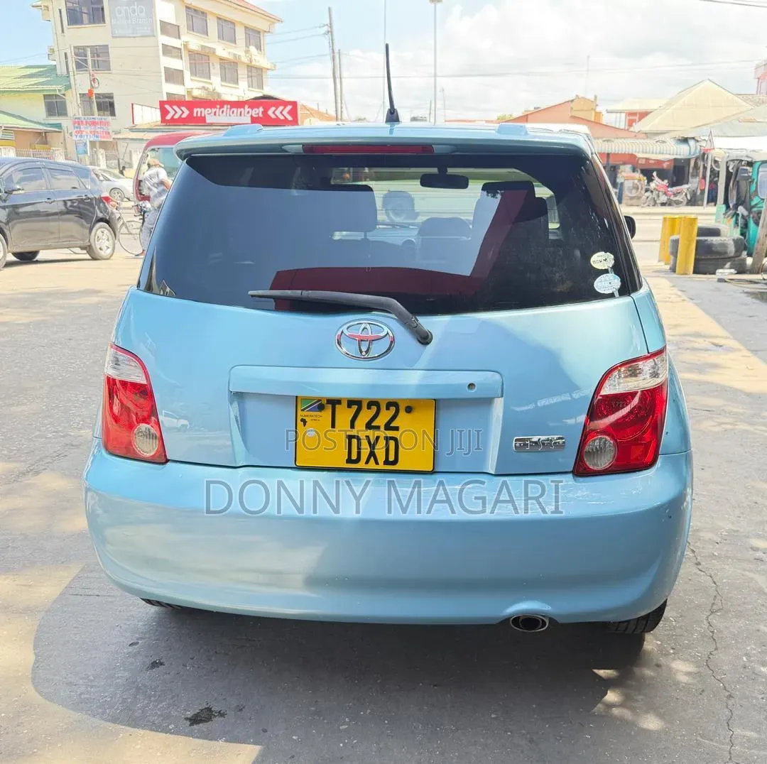 Toyota IST 2006 Blue