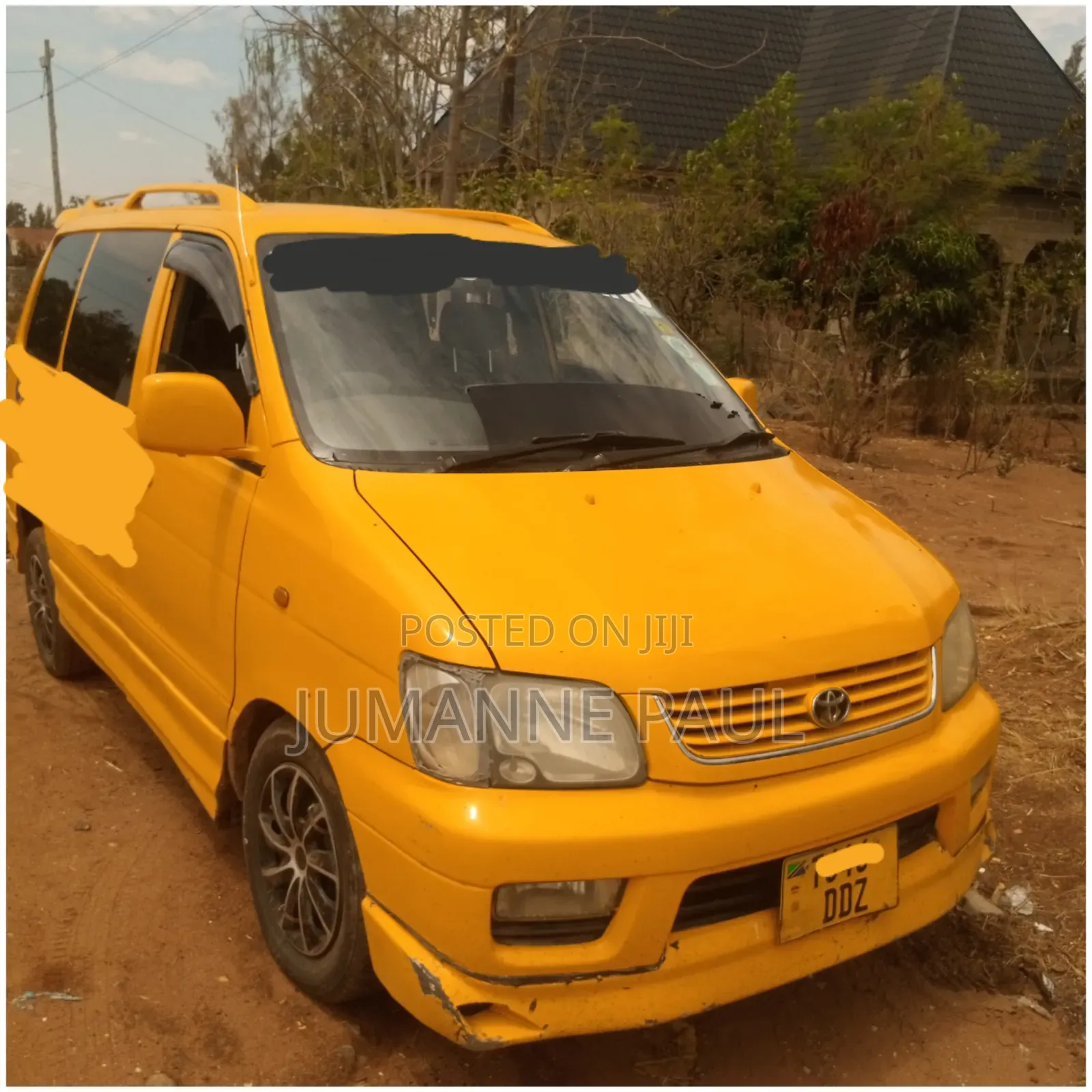 Toyota HiAce 2000 Yellow