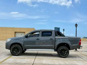 Toyota Hilux 2003 Gray