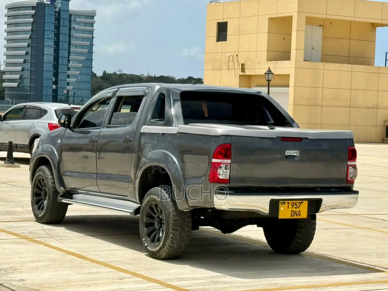 Toyota Hilux 2003 Gray