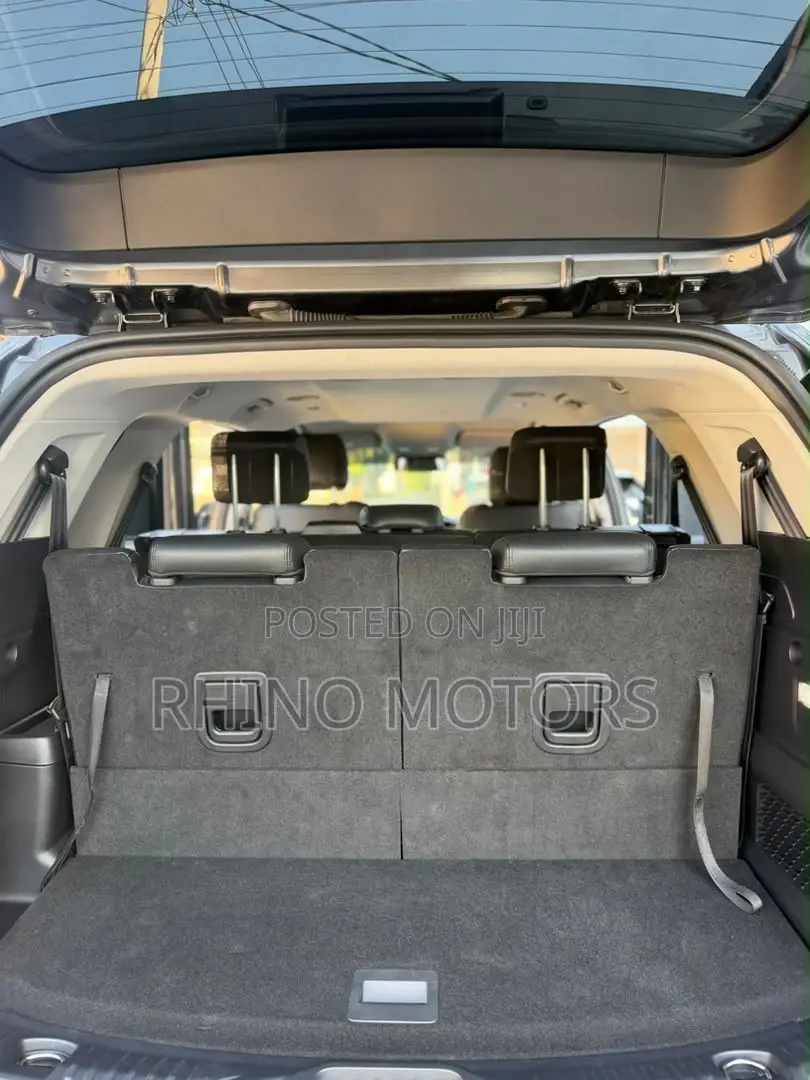 Ford Everest 2024 Gray
