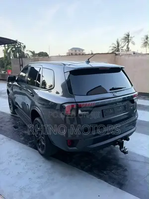 Ford Everest 2024 Gray