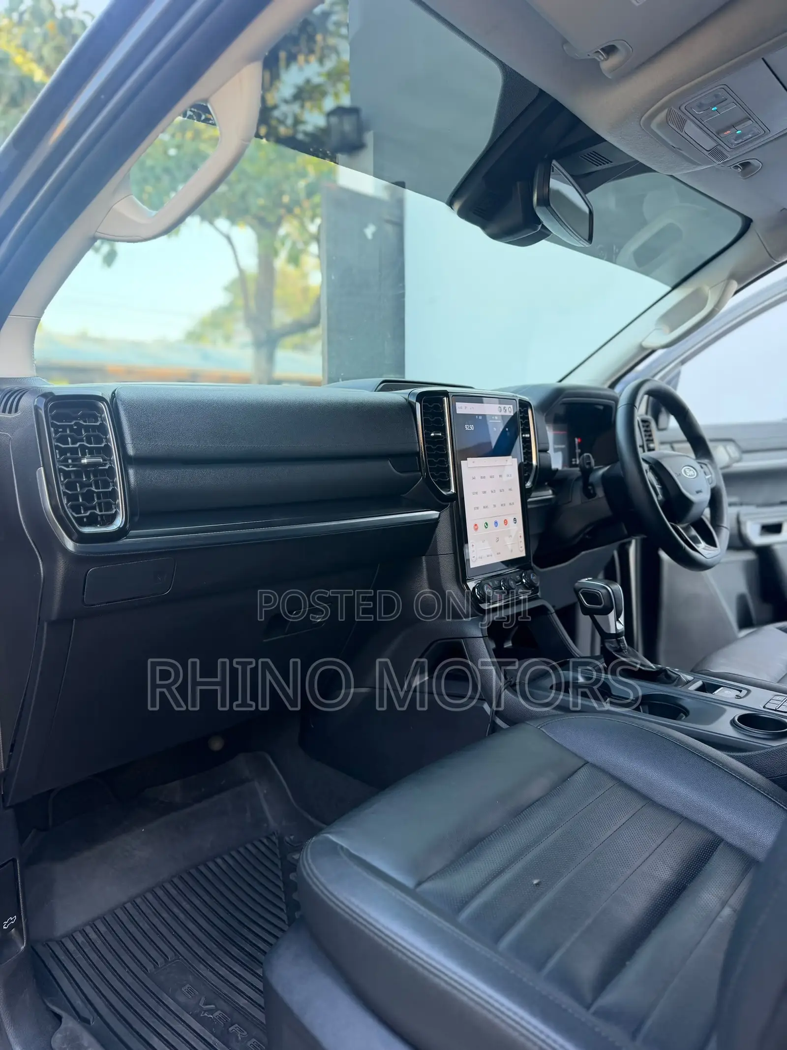 Ford Everest 2024 Gray