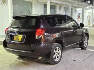 Toyota Vanguard 2010 Red
