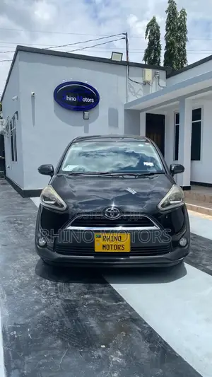 Toyota Sienta 1.5 FWD 2016 Black