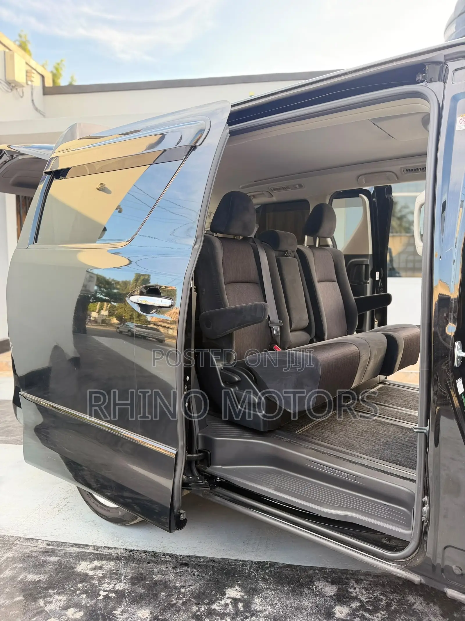 Toyota Vellfire V 2.4 4WD 7-Seater 2010 Black