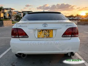 Toyota Crown 2004 White
