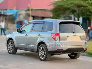 Subaru Forester 2011 Gray